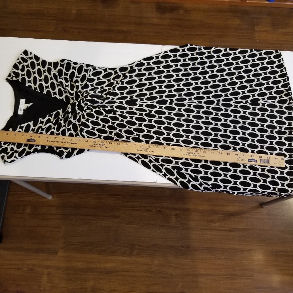 White House Black Market Dress Women’s 4 Black & White Sleeveless Faux Wrap - Picture 7 of 8